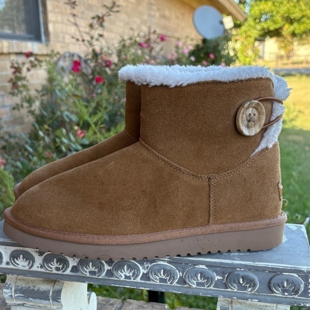 Koolaburra Tan Suede Boots with Shearling Trim